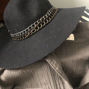 Black suede hat by Michael stars